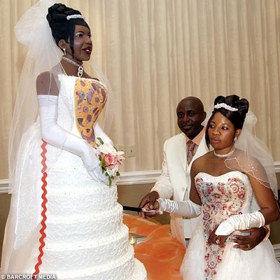 bride+cake